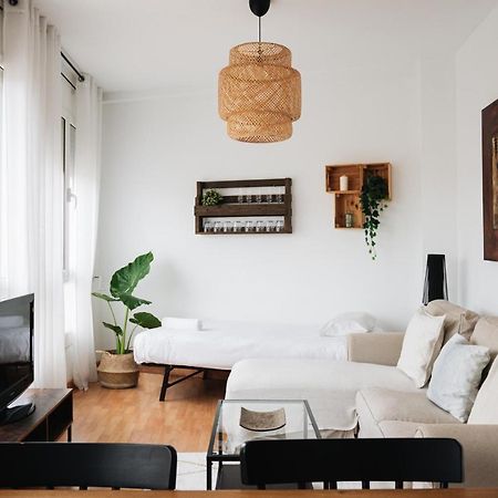 Sunny And Modern Apartment Ideal For Groups برشلونة المظهر الخارجي الصورة