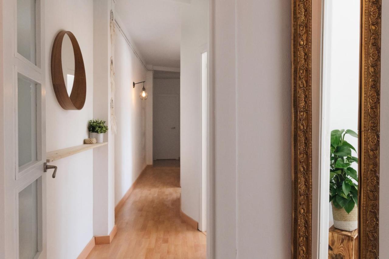 Sunny And Modern Apartment Ideal For Groups برشلونة المظهر الخارجي الصورة